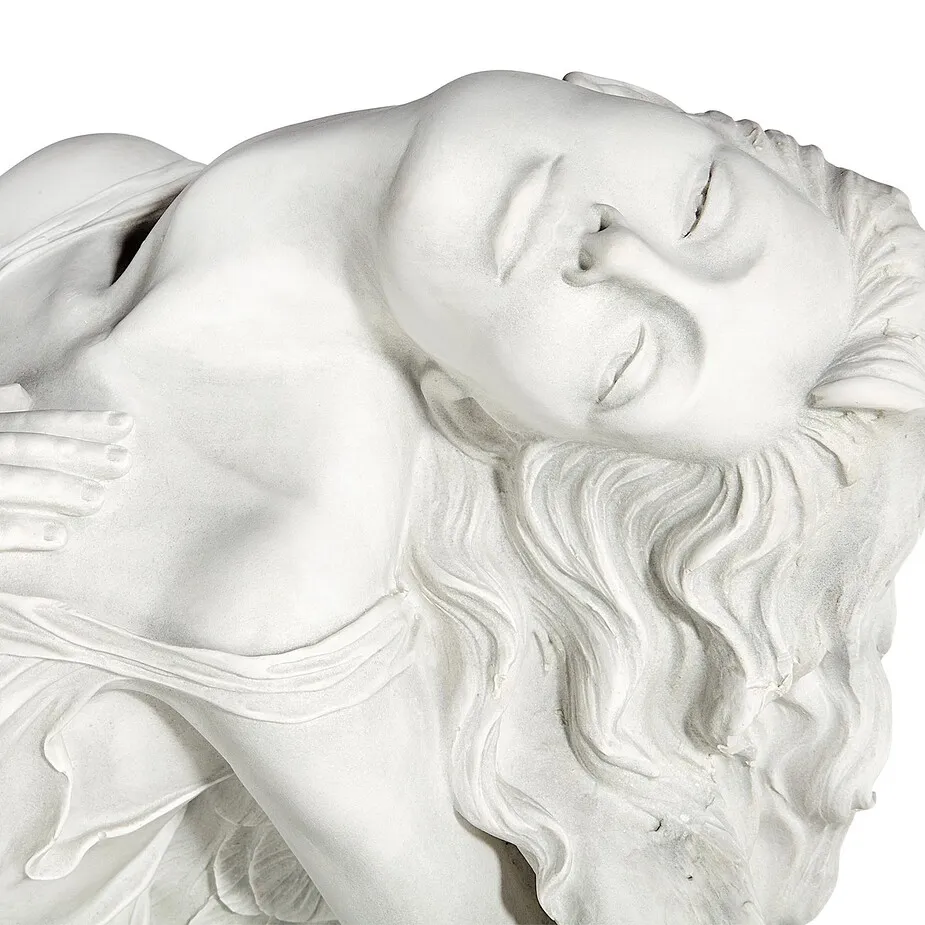 Ascending Angel Statue: Estate