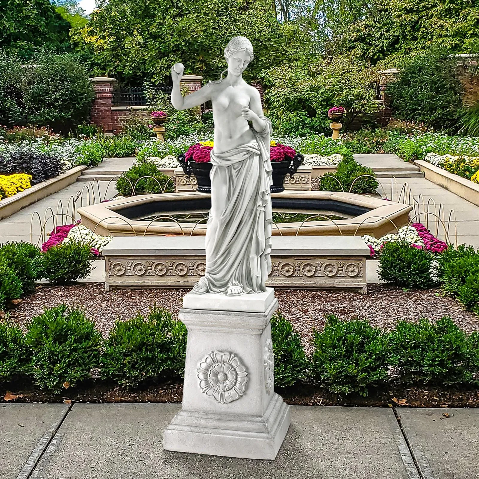Venus of Arles Statue: Grande